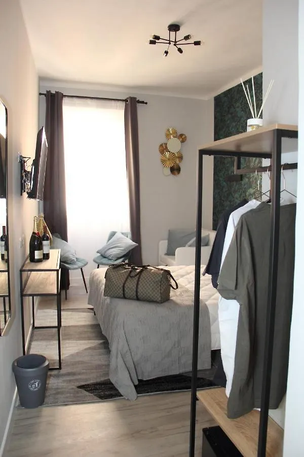 Vite 99 Spanish Steps Room Rome
