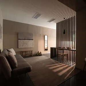 The Sanctuary Urban Retreat מלון