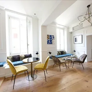 2* Couette-café Parisii Luxury Relais